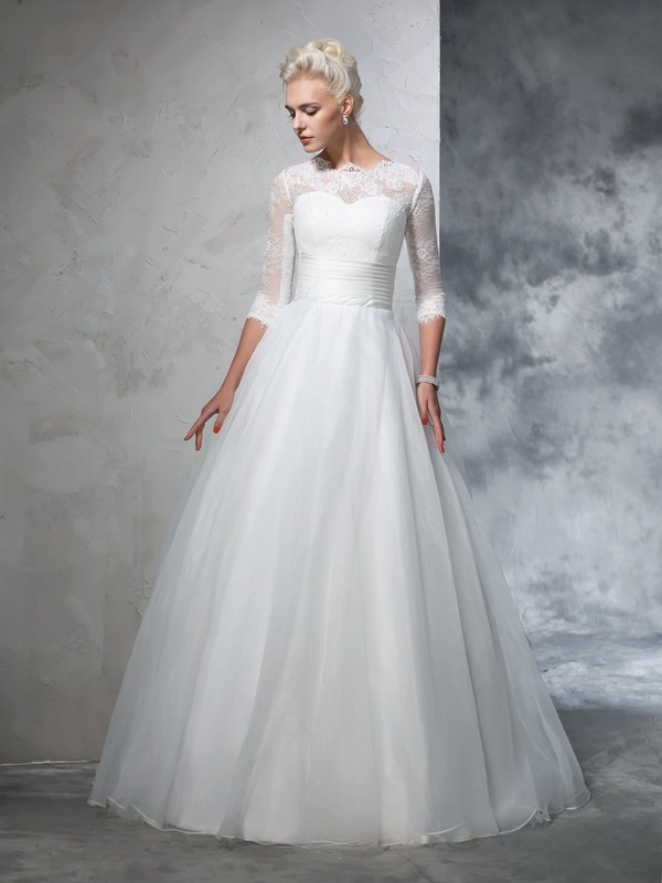 Duchesse-Linie Scalloped-Edge 3/4 Länge Ärmel Organza