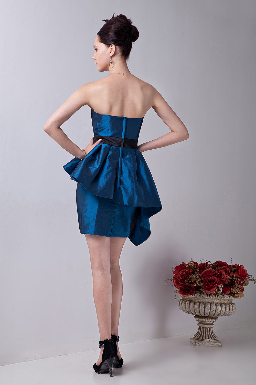 A-line Halter Knee-length Taffeta Homecoming Dress - Thumbnail 5