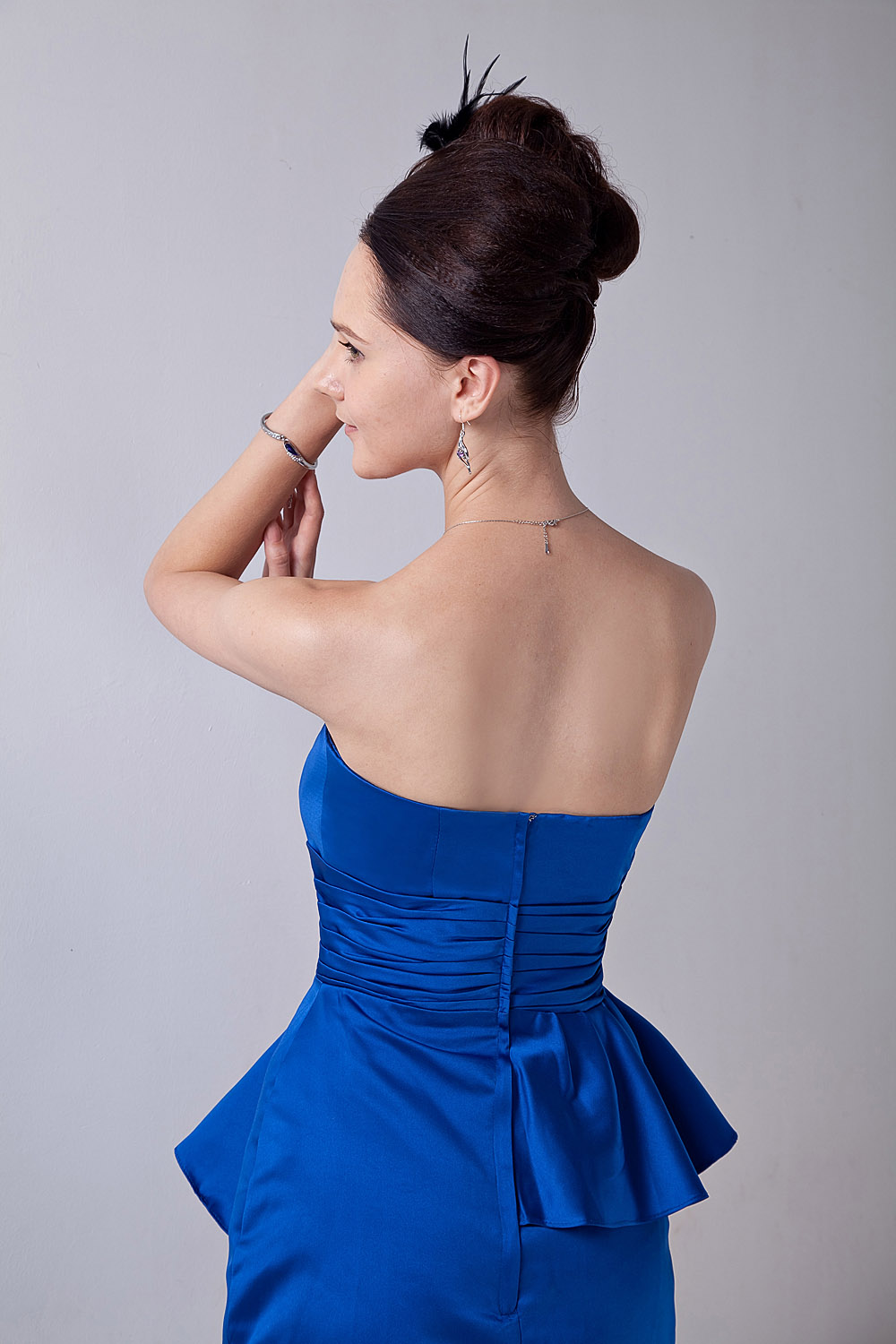 A-line Halter Knee-length Chiffon Satin Holiday Dress - Thumbnail 8